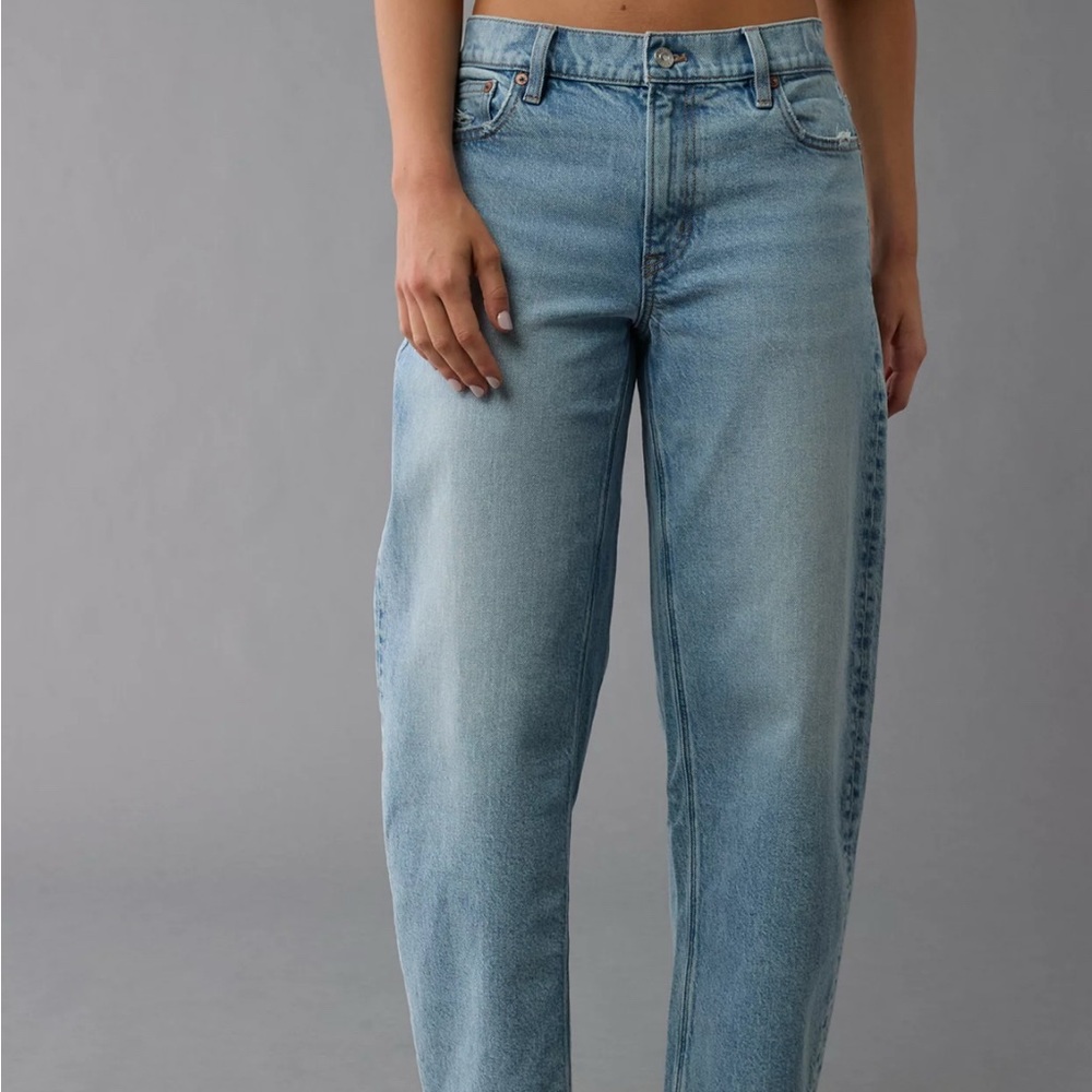 SOLD!   American Eagle Barrel Jeans